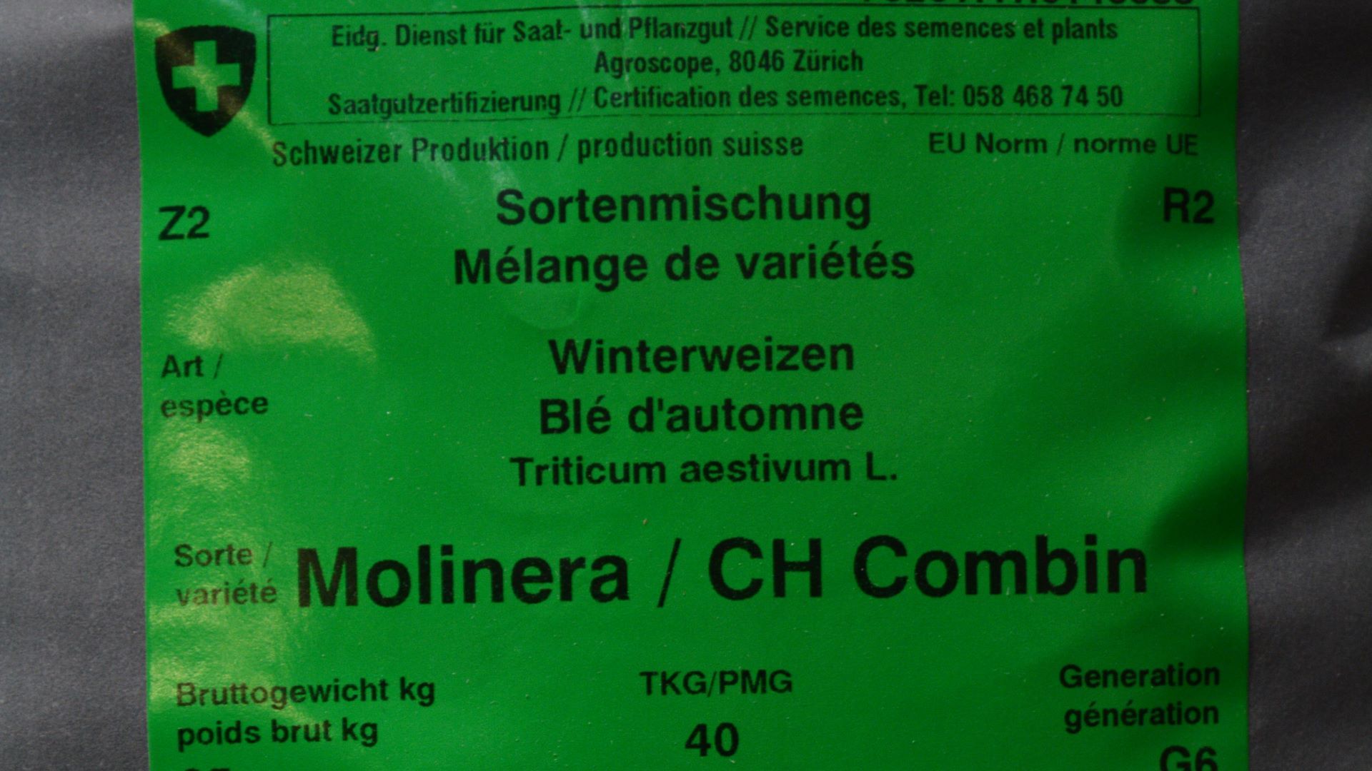 Mischung aus amtlich zertifiziertem Weizensaatgut der Sorten Molinera und CH Combin.