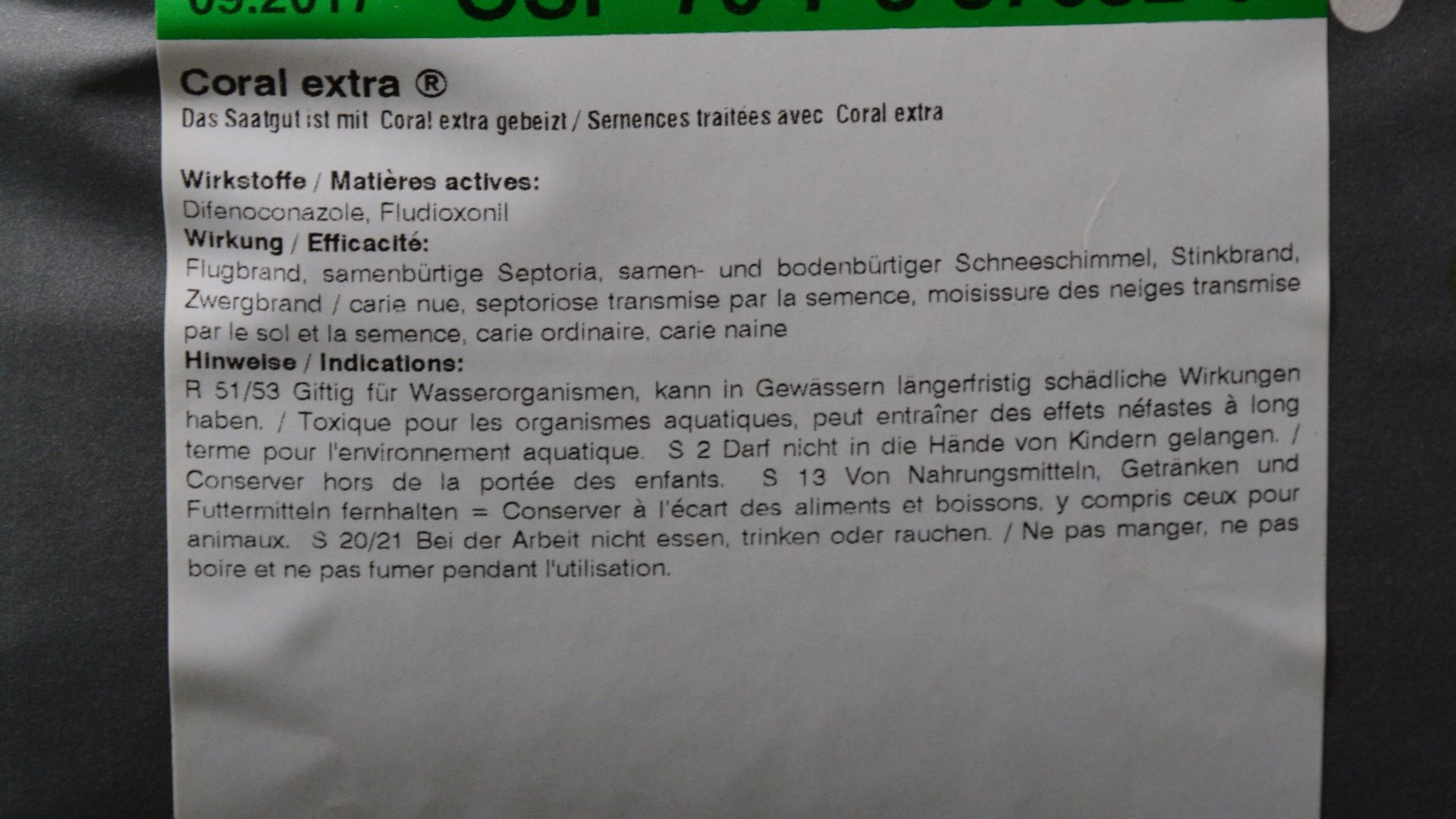 The non-official part of the seed label contains information on seed treatment with a plant protection product.